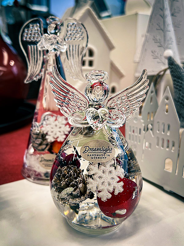 Lambert Schmidt Winter Glaskugel Engelmotiv